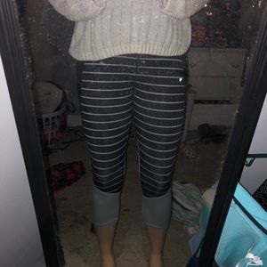 Quarter length leggings